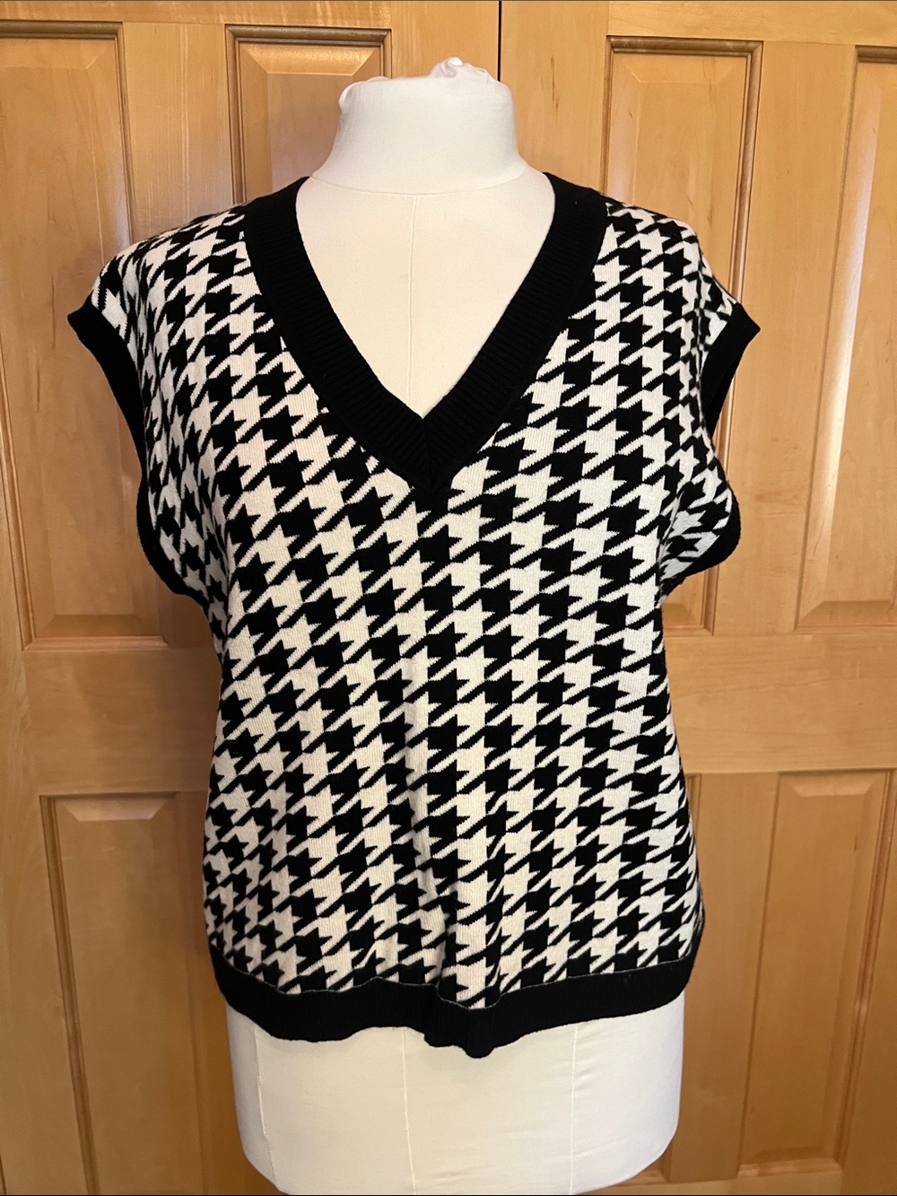 Talbots Black and White Houndstooth V-Neck Sweater Vest